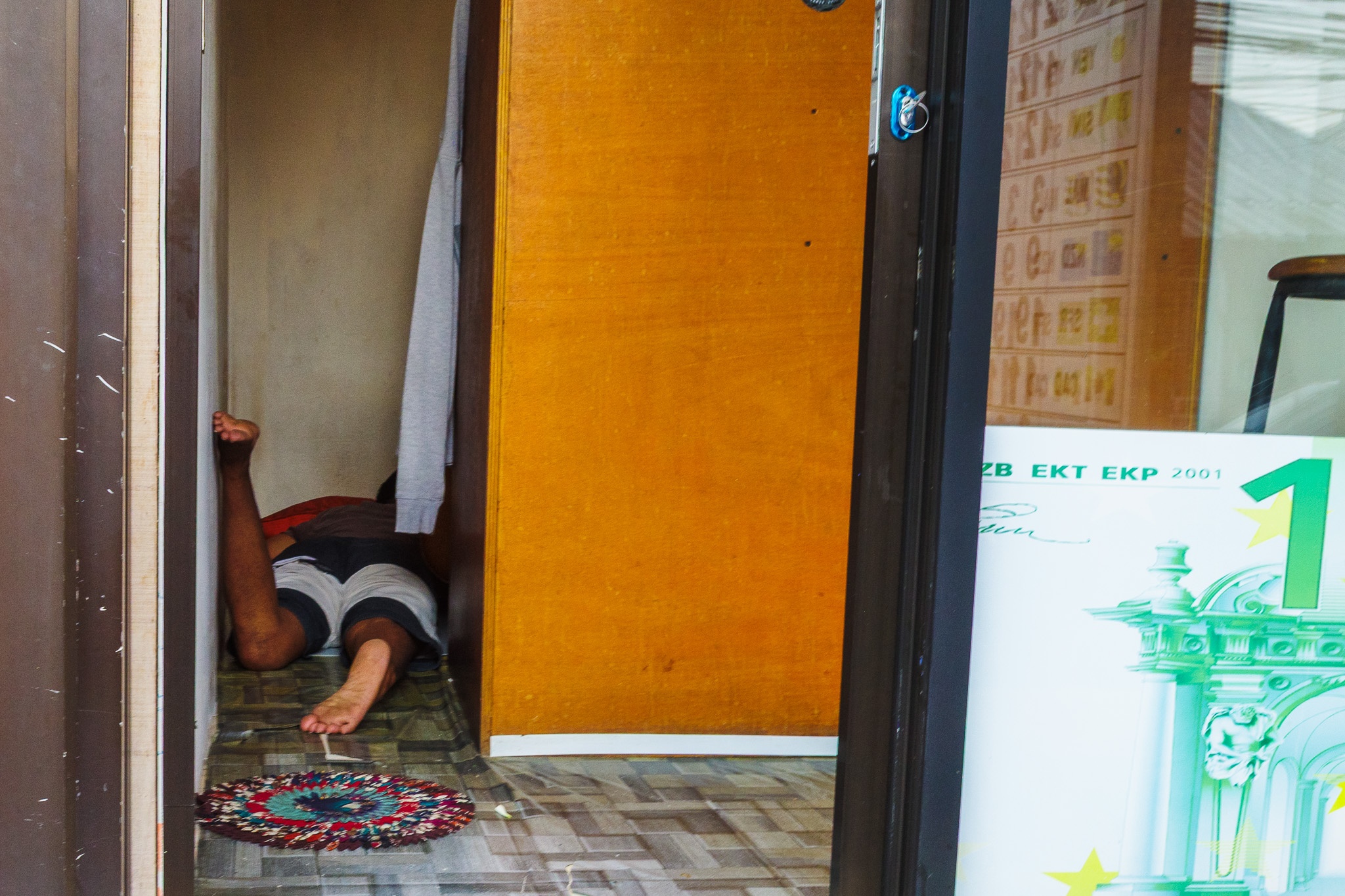 Resting in a Cramped Space